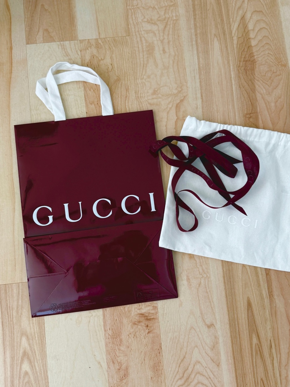 Gucci shopping bag, dust bag and bow, NEW